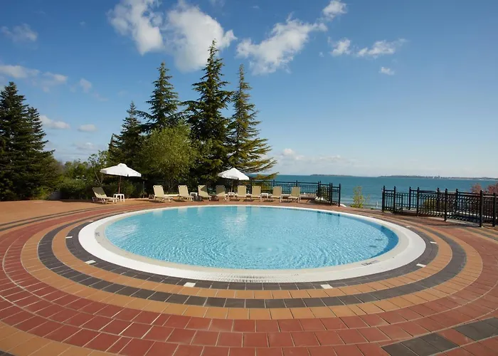 Dreams Sunny And Hotel