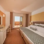 Dreams Sunny And 5* Σάνι Μπιτς